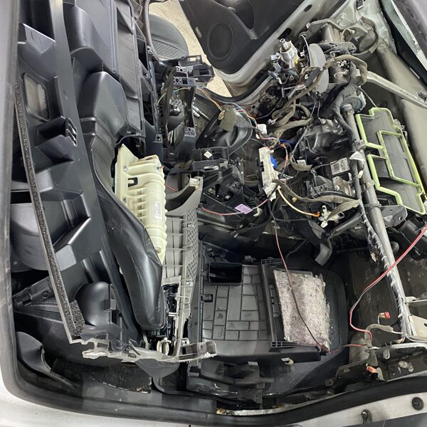 Renault Scenic III Ventilācijas sistēmas ventilatora nomaiņa