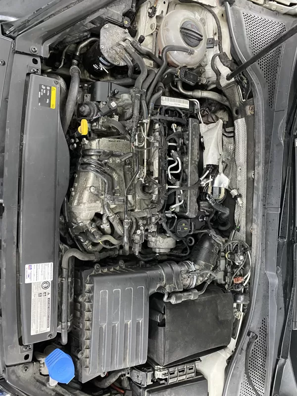 2.0 TDI CR Dzinēja vārstu vāka nomaiņa